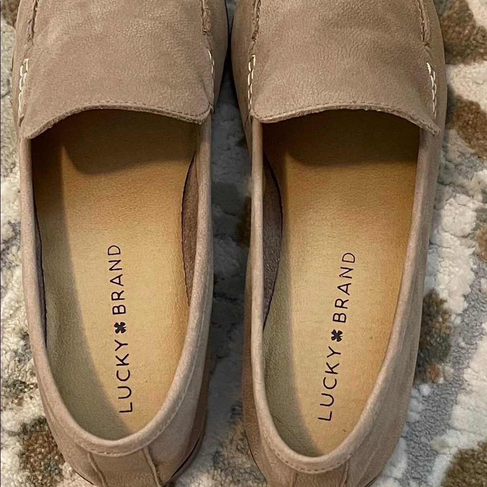 Lucky Brand Beige Leather Slip On Loafers Size 7 Flats New